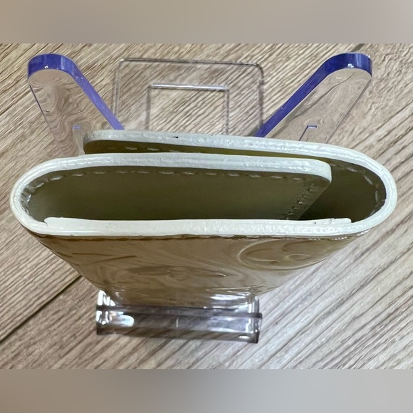 Louis Vuitton Cream/ Perle Vernis Leather Key Holder Wallet in Monogram - EUC - Picture 6 of 10